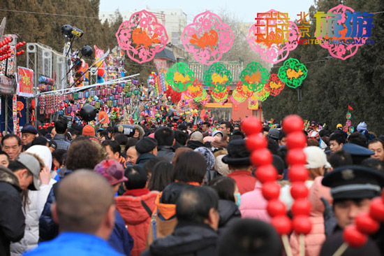 彰顯中國經(jīng)濟(jì)的潛力和韌性｜春節(jié)各地旅游業(yè)火爆，消費(fèi)持續(xù)升溫 
